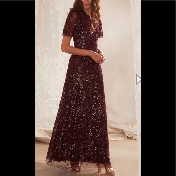 Needle & Thread Dresses & Skirts - New Needle & Thread
Amalie Short-Sleeve Sequin Tulle Dress